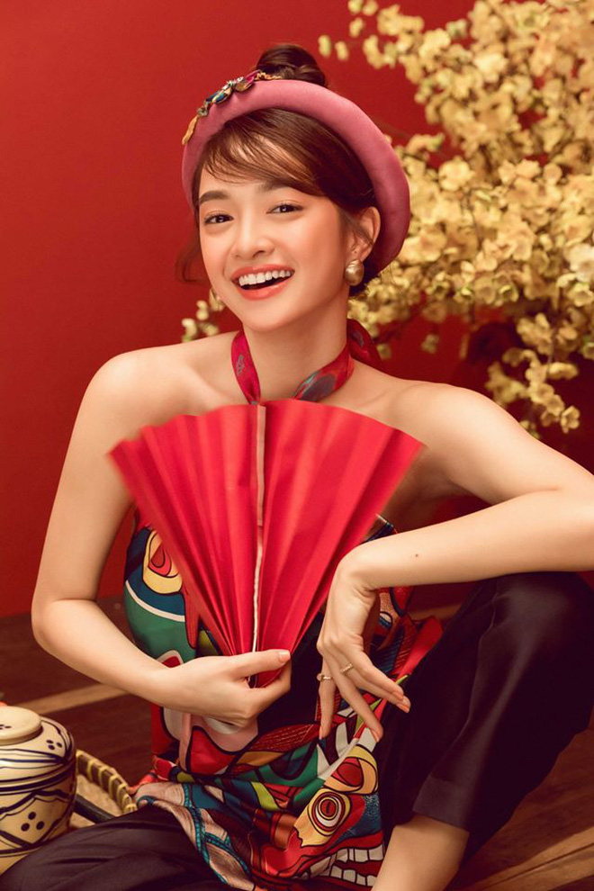 Nữ chính Em chưa 18 trưởng thành và quyến rũ sau 4 năm vụt sáng-2