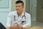 Tâm sự xúc động của bác sĩ và nhân viên bệnh viện Chợ Rẫy trực tiếp điều trị, chăm sóc cho hai cha con người Trung Quốc nhiễm Covid-19-13