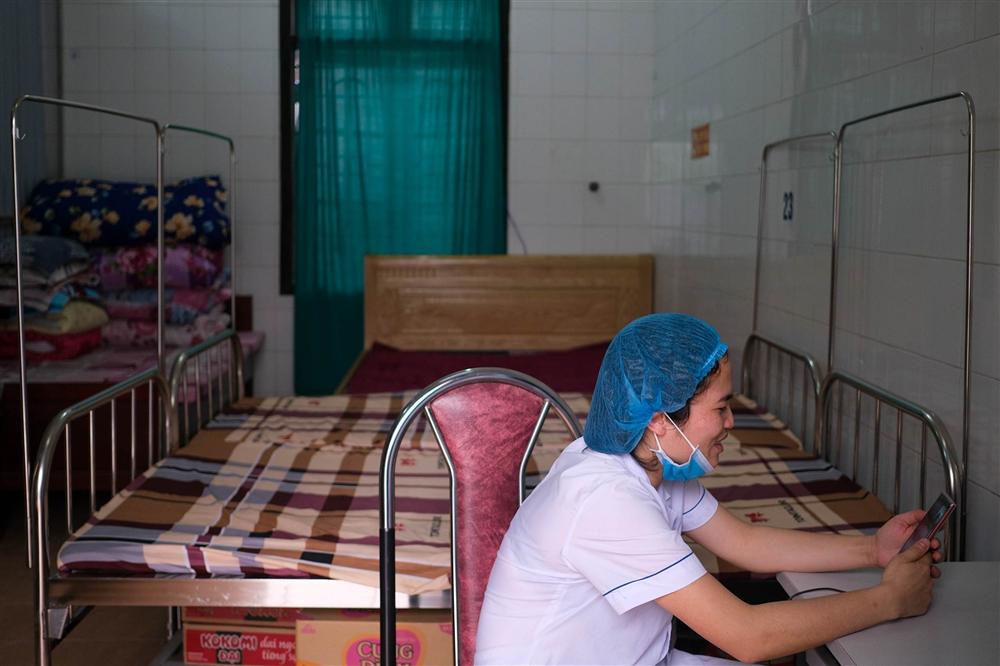 22 ngày chưa trở về nhà, cuộc gọi nhòe nước mắt ở nơi tâm dịch-11