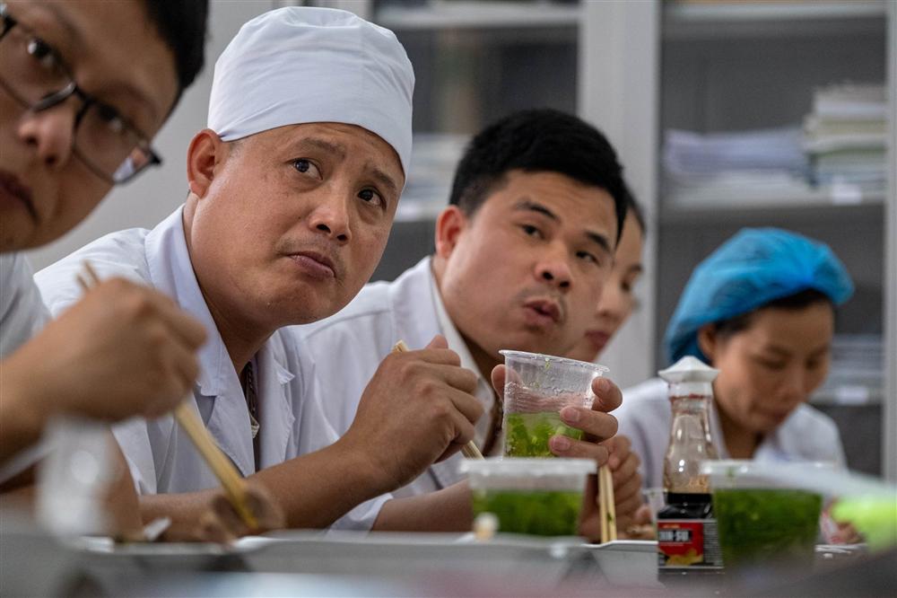 22 ngày chưa trở về nhà, cuộc gọi nhòe nước mắt ở nơi tâm dịch-12