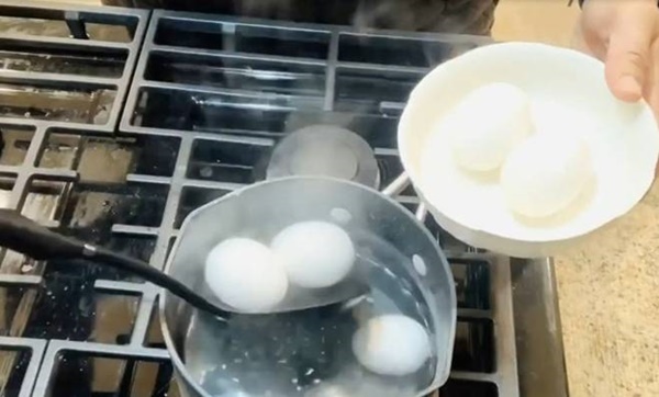 Nam MC khéo tay nhất nhì showbiz làm món trứng hấp dẫn vạn người mê-3
