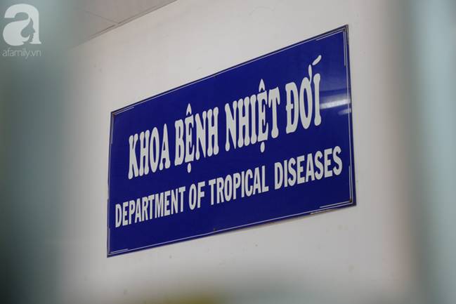 Tâm sự xúc động của bác sĩ và nhân viên bệnh viện Chợ Rẫy trực tiếp điều trị, chăm sóc cho hai cha con người Trung Quốc nhiễm Covid-19-1
