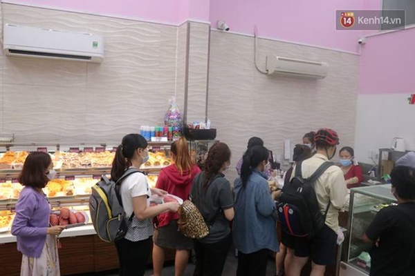 Báo Mỹ hết lời khen ngợi bánh mì thanh long của Việt Nam, phóng viên tìm đến tận nơi để trải nghiệm cảnh xếp hàng mua bánh-1