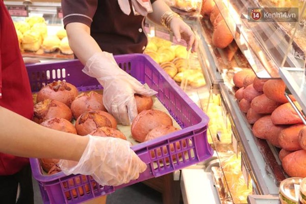 Báo Mỹ hết lời khen ngợi bánh mì thanh long của Việt Nam, phóng viên tìm đến tận nơi để trải nghiệm cảnh xếp hàng mua bánh-2