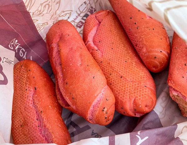 Báo Mỹ hết lời khen ngợi bánh mì thanh long của Việt Nam, phóng viên tìm đến tận nơi để trải nghiệm cảnh xếp hàng mua bánh-14