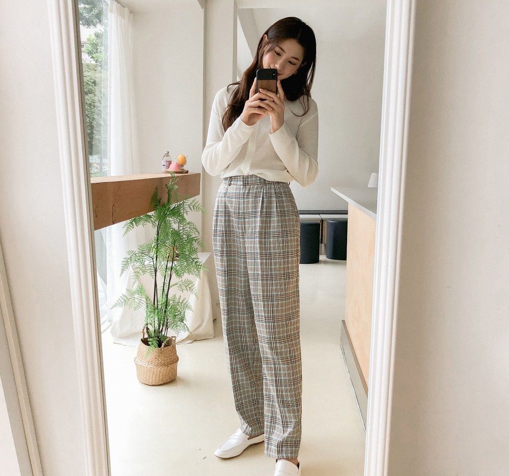 Phát chán khi diện mãi quần jeans, đây là 4 mẫu quần chị em nên tích cực mặc để chỉ sành điệu hơn chứ không kém-10