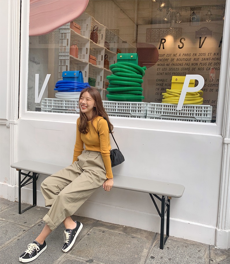 Phát chán khi diện mãi quần jeans, đây là 4 mẫu quần chị em nên tích cực mặc để chỉ sành điệu hơn chứ không kém-14