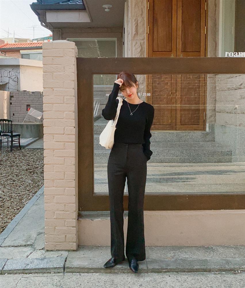 Phát chán khi diện mãi quần jeans, đây là 4 mẫu quần chị em nên tích cực mặc để chỉ sành điệu hơn chứ không kém-6