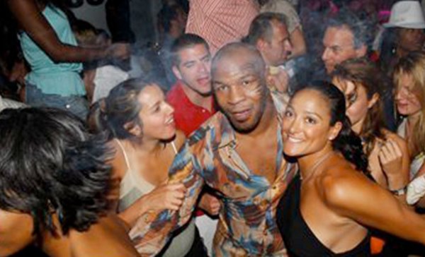 Mike Tyson: Huyền thoại sa cơ, ăn chơi trác táng và cú sốc mất con gái đau đớn-4