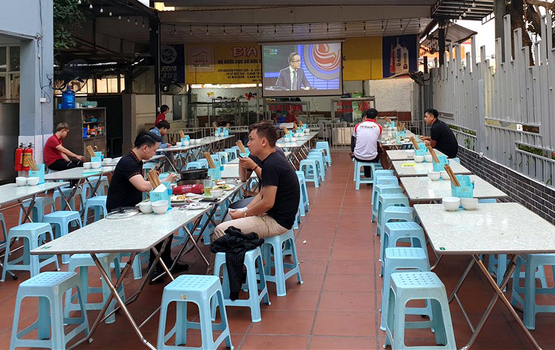 Cả tháng bán hơn chục két bia, quán nhậu lo đóng cửa-2