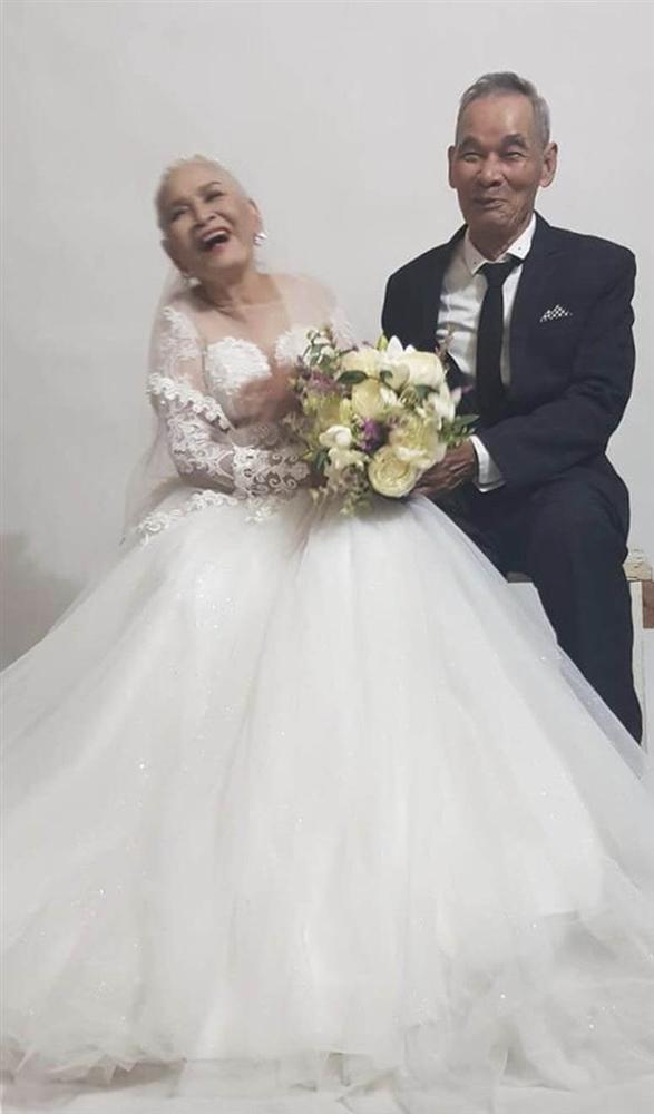 Bộ ảnh cưới đặc biệt của hai cụ già U80 khiến dân mạng nhiệt tình thả tim-2