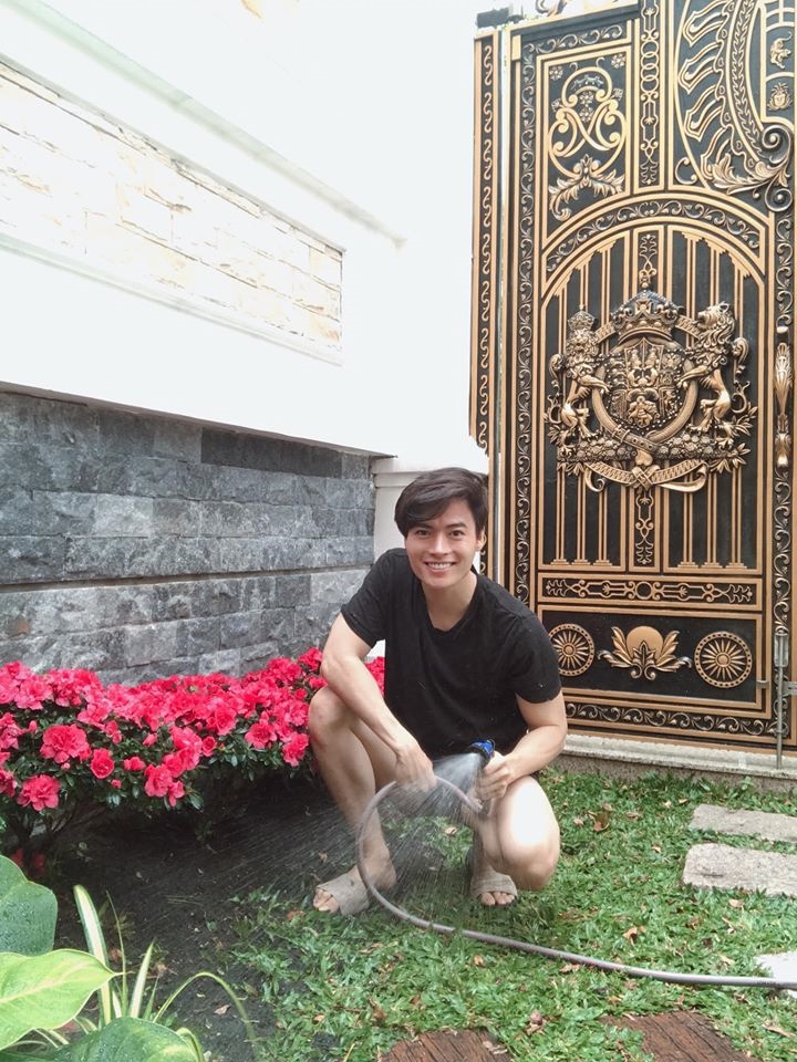 Choáng trước biệt thự như cung điện của MC giàu nhất VN” cùng tình tin đồn kém 17 tuổi-6