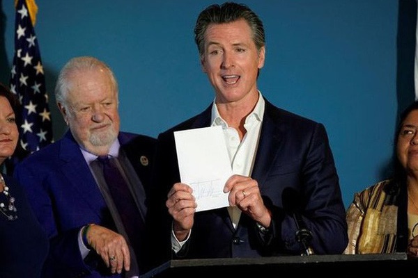 Covid-19: California theo dõi 8.400 người nghi nhiễm, thiếu bộ xét nghiệm-1