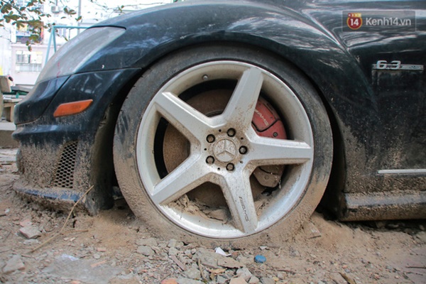 Siêu xe Bentley 20 tỷ nằm xếp xó” trên vỉa hè Hà Nội, hơn 5 năm qua không ai biết chủ nhân ở đâu-11