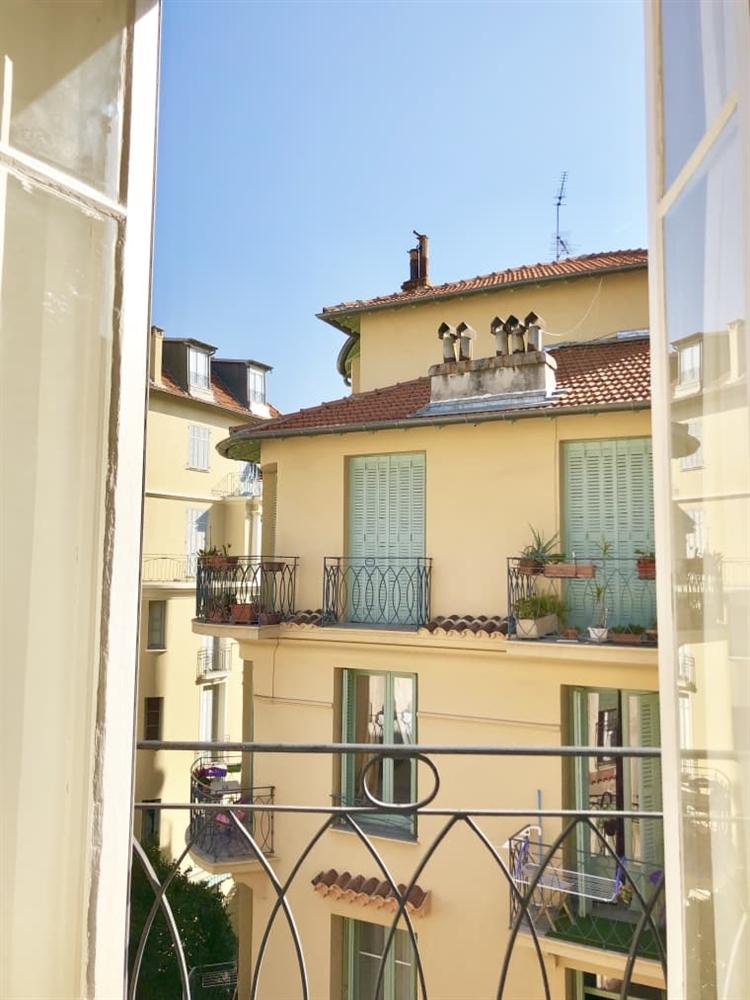 Căn hộ rộng 43m² được chàng trai độc thân cải tạo với ánh nắng luôn ngập tràn-7