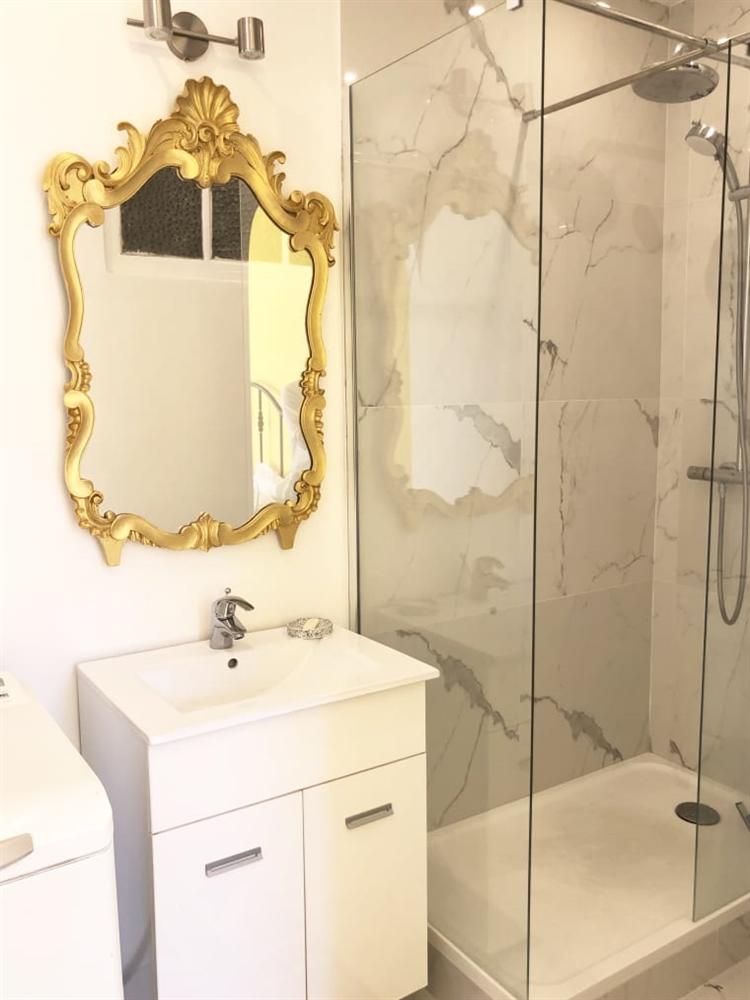 Căn hộ rộng 43m² được chàng trai độc thân cải tạo với ánh nắng luôn ngập tràn-8