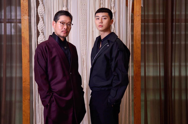 Park Seo Joon diện đồ tông xuyệt tông cực đáng yêu với Kim Da Mi ở họp báo Tầng Lớp Itaewon-7