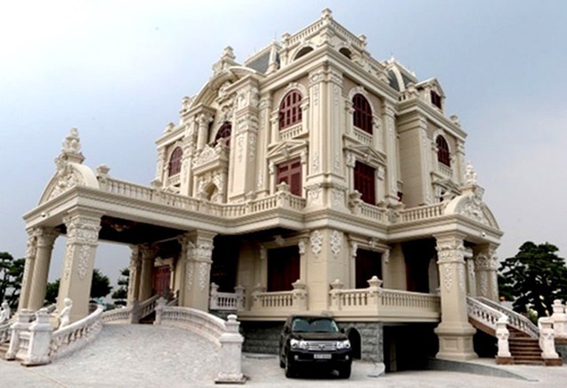 Lâu đài của đại gia Việt: Dát vàng 24k, xây cả nhà hát tráng lệ bên trong-12