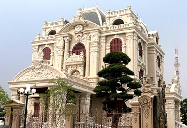 Lâu đài của đại gia Việt: Dát vàng 24k, xây cả nhà hát tráng lệ bên trong-13