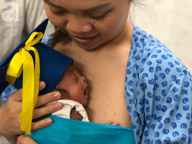 Giọt nước mắt của người mẹ khi bé Sumo sinh cực non, chỉ có 10% cơ hội sống được về nhà sau 3 tháng chống chọi tử thần-3