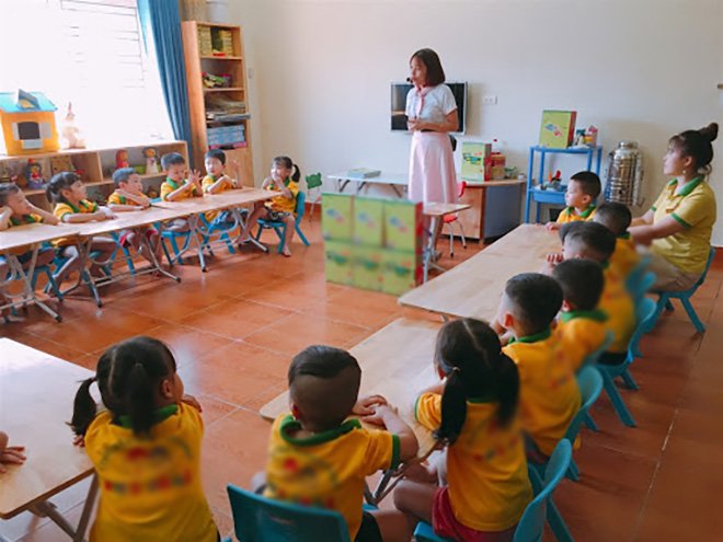 Giáo viên mầm non tư thục nghỉ không lương kêu trời, phải bán nước dừa, giày dép kiếm sống-1