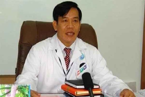 Giám đốc bệnh viện gom khẩu trang bán: 'Tôi chỉ muốn làm từ thiện'