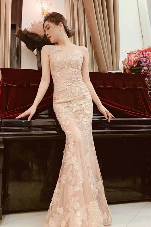 Cận cảnh biệt thự cổ điển sang trọng của Lệ Quyên-10