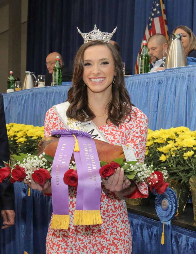 Chiếc đùi lợn siêu to khổng lồ giá 23 tỷ đã được bán hết ngay khi được ra mắt-2