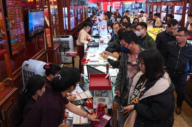 Lỗ gần 5 triệu một tuần vì mua vàng giá đỉnh-2