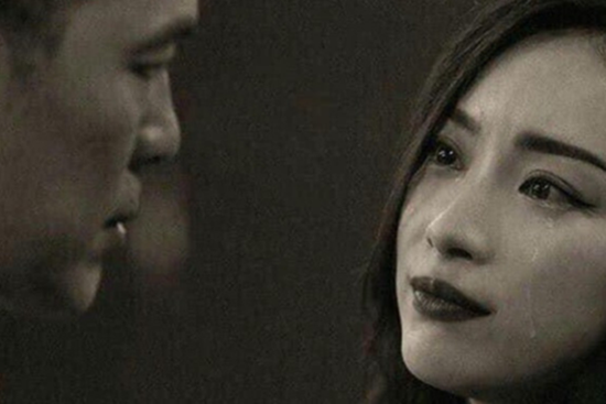 Đột ngột đến công ty thăm chồng, tôi đau đớn khi phát hiện ra danh tính thật sự của