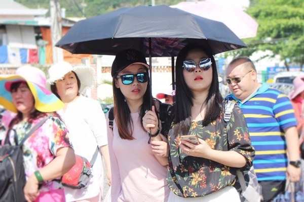 Lượng khách quốc tế đến Việt Nam gấp 4 lần tháng trước-2