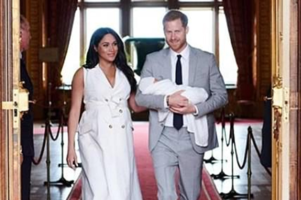 Quay về Anh, Meghan Markle đã bị hắt hủi không thương tiếc từ chị dâu Kate cho đến người dân, gây ra cơn bão dư luận chưa từng thấy-3
