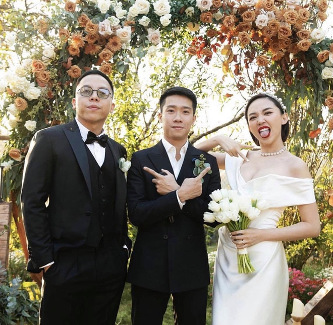 Loạt ảnh cực hiếm trong đám cưới Tóc Tiên - Hoàng Touliver cuối cùng cũng được hé lộ: Mọi khoảnh khắc hạnh phúc nhất đều có đủ!-5