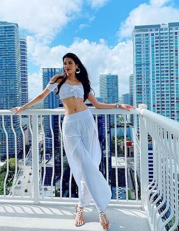 Sắm túi hiệu mỏi tay nhưng Phạm Hương yêu thích đúng một đôi bông tai-3