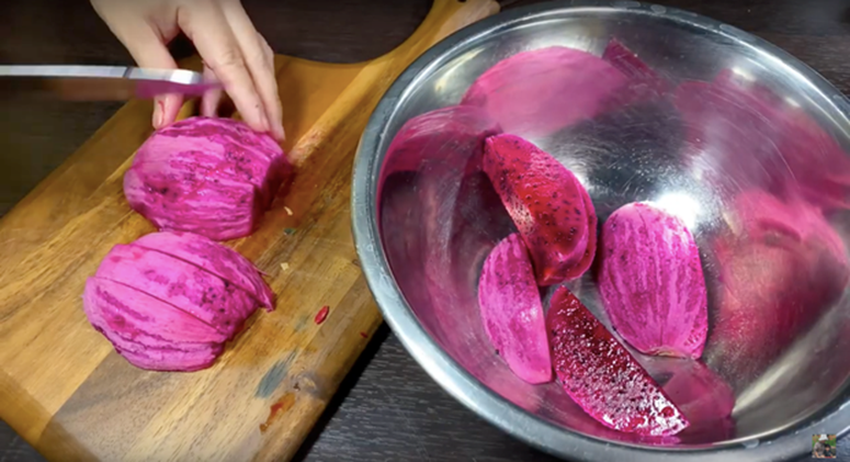 Mẹ con Quỳnh Trần - bé Sa được ủng hộ nhiệt tình với món bánh xèo thanh long, dù ở nước Nhật xa xôi vẫn góp phần giải cứu nông sản Việt Nam-3