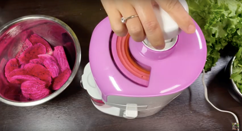 Mẹ con Quỳnh Trần - bé Sa được ủng hộ nhiệt tình với món bánh xèo thanh long, dù ở nước Nhật xa xôi vẫn góp phần giải cứu nông sản Việt Nam-4