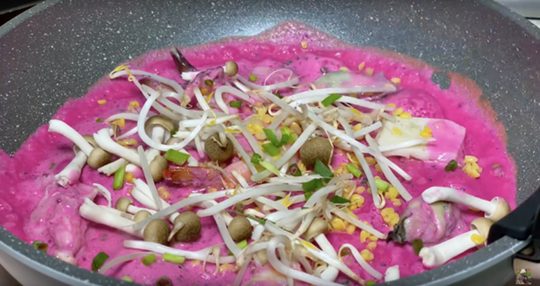 Mẹ con Quỳnh Trần - bé Sa được ủng hộ nhiệt tình với món bánh xèo thanh long, dù ở nước Nhật xa xôi vẫn góp phần giải cứu nông sản Việt Nam-9