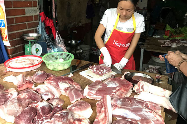 Sau 2 tuần giảm, giá thịt lợn lại tăng vọt lên mức kỷ lục-3