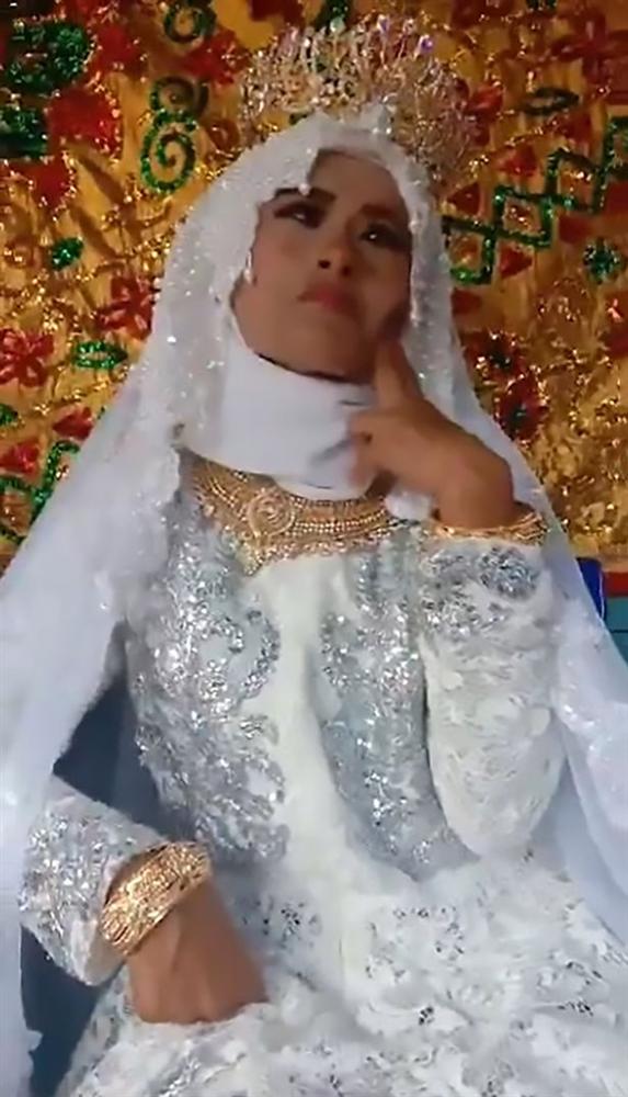 Xôn xao hôn lễ cụ ông 103 tuổi và cô dâu 27 tuổi, quá trình theo đuổi của chú rể càng khiến nhiều người sửng sốt-2