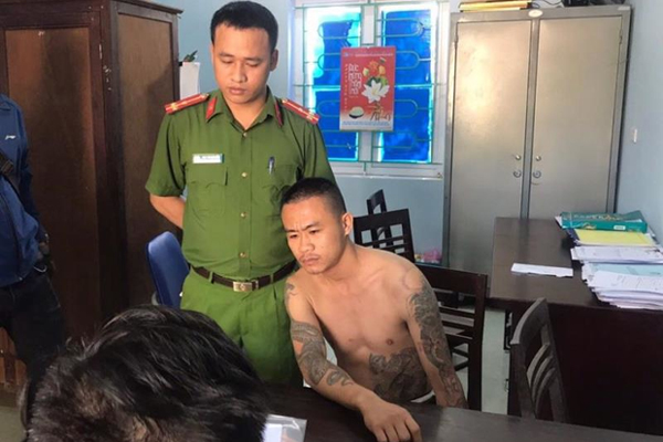 Bà mất, đứa trẻ 5 tuổi tự kỷ không cha mẹ sống cô độc trong căn nhà trọ cùng ông ngoại già yếu-10