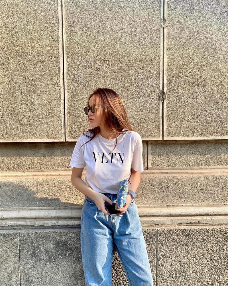 Street style ngập tràn sắc trắng: Ngọc Trinh diện đồng hồ 4 tỉ, nhưng choáng nhất vẫn là sắc vóc của mẹ bỉm sữa Diệp Lâm Anh-5