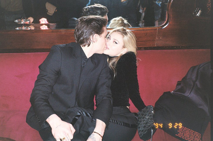 Giữa tin đồn sắp đính hôn, cậu cả nhà Beckham đăng ảnh cực tình tứ bên bạn gái, thổ lộ một câu khiến cô gái nào cũng phải tan chảy-2