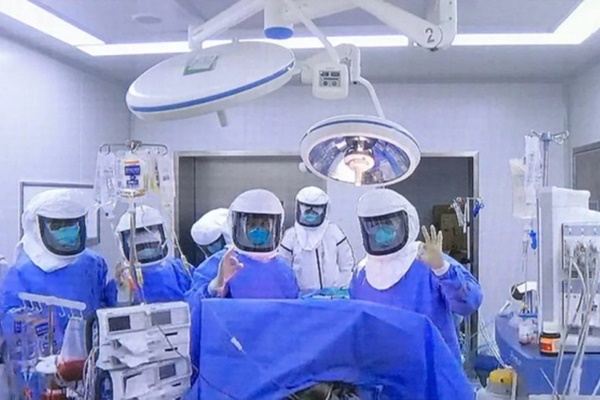 Hình ảnh phổi của bệnh nhân bị virus corona phá hủy-6