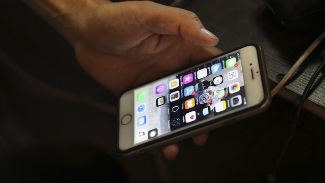 Sốc: Virus Covid-19 có thể sống 96 giờ trên màn hình điện thoại-2