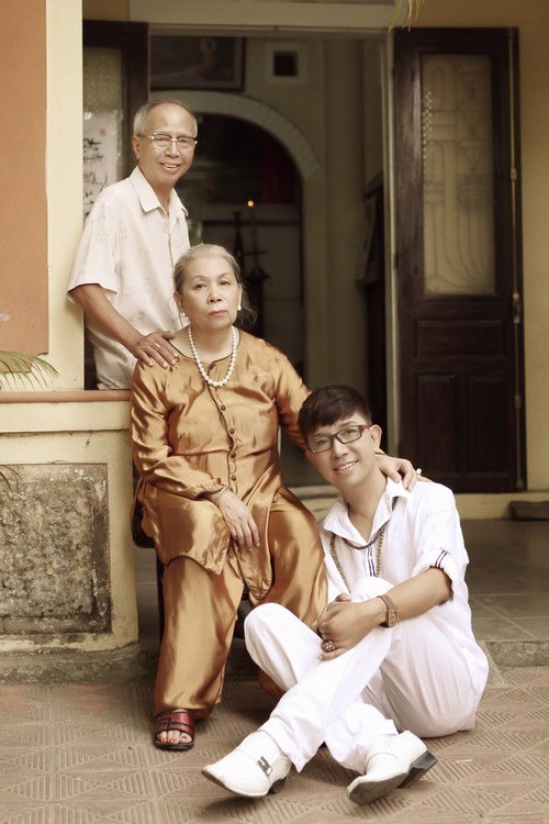 Long Nhật bật khóc: Tôi phải bế con trai vào bệnh viện lấy máu để xét nghiệm ADN!-1