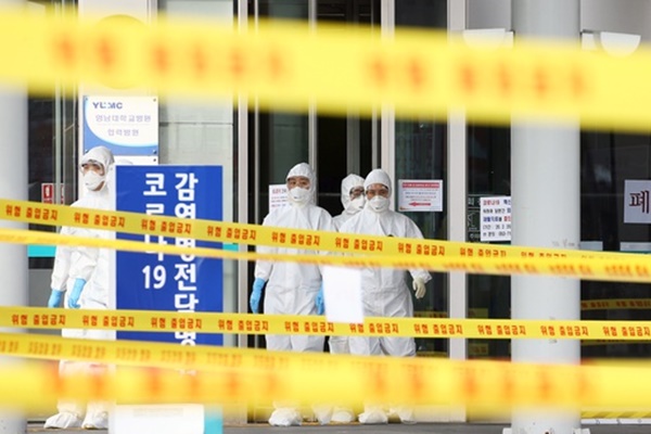 Hàn Quốc có thêm 476 ca nhiễm virus corona, nâng tổng số lên 4.212-1