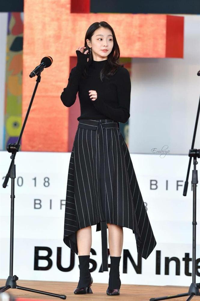 Style trong Itaewon Class đã dìm Kim Da Mi quá đáng, chứ ngoài đời đẹp hoàn mỹ, ảnh không photoshop vẫn xuất sắc thế này cơ mà-8