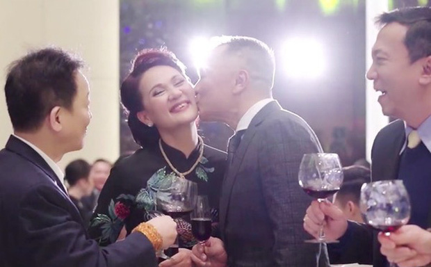 Cựu chủ tịch CLB Sài Gòn và phu nhân 30 năm bên nhau có trong tay mọi thứ, tới giờ vẫn rất mặn nồng yêu đương-2