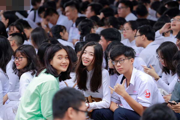 Quay trở lại trường sau kì nghỉ dài, học sinh hết hồn khi phát hiện vật thể lạ trong ngăn bàn và sự thật tức cười-4