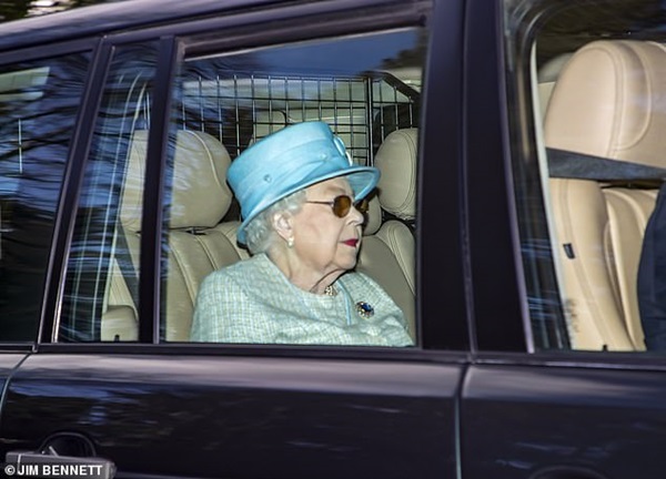 Nữ hoàng Anh xuất hiện kém sắc sau thông tin không được gặp chắt Archie, gây phẫn nộ hơn là hành động mới nhất của vợ chồng Meghan Markle-1